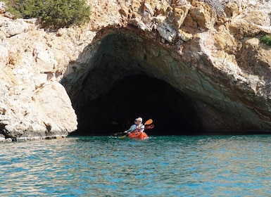 Naxos: Rina Cave Sea Kayak Tour with Snorkelling and Picnic