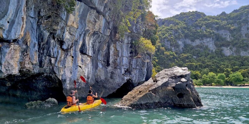 Picture 13 for Activity Koh Samui: Speedboat Tour to Ang Thong with Kayaking & Lunch