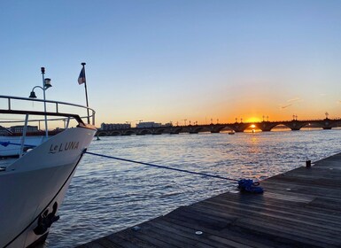 Aperitive guided cruise « Wine and Canelé »