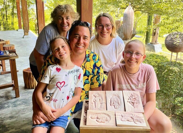 Hoi An: Wood Carving Class with Village Master Artisan