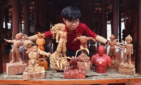 Hoi An: Wood Carving Class with Village Master Artisan