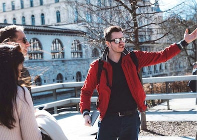 Lucerne: Private Walking Tour with Panoramic Yacht Cruise