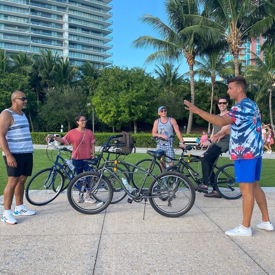 Miami Beach Bike Tour of Art Deco, History & Crime