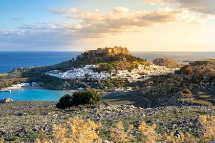 Fra Rhodos by: Kveldstur til Lindos