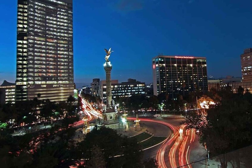 Mexico City: Night Tour in a Double Decker Bus