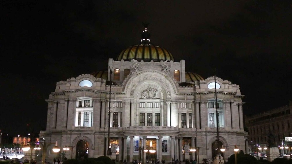 Picture 9 for Activity Mexico City: Night Tour in a Double Decker Bus