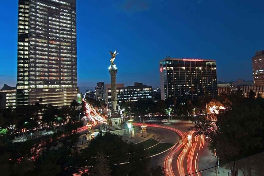 Mexico City: Night City Tour in a Double Decker Bus