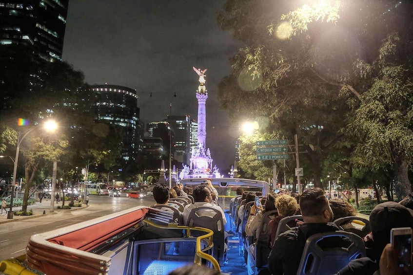Picture 12 for Activity Mexico City: Night Tour in a Double Decker Bus