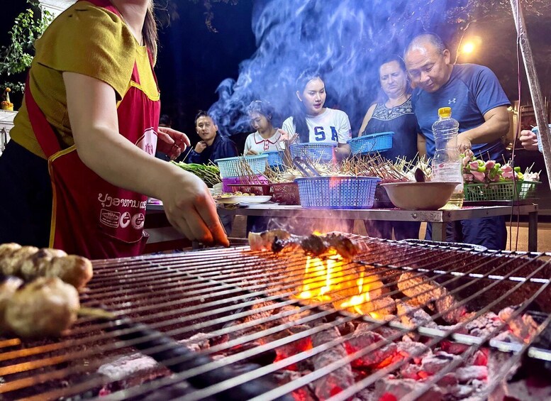 Picture 3 for Activity Guangzhou: Foodie Tour with a Guide