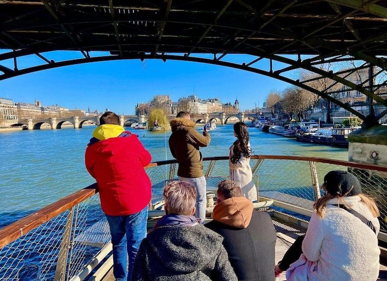 Picture 16 for Activity Paris: Seine Cruise with French breakfast near the boats
