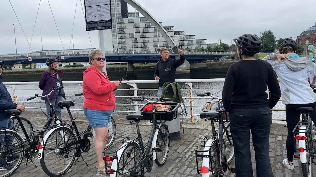 Picture 5 for Activity Glasgow: City Highlights Guided Bike Tour with Snacks