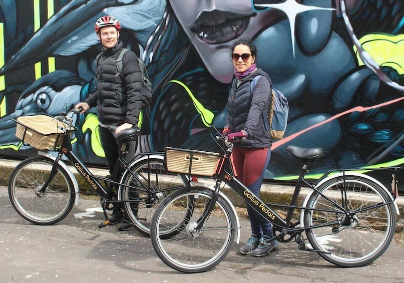 Picture 4 for Activity Glasgow: City Highlights Guided Bike Tour with Snacks