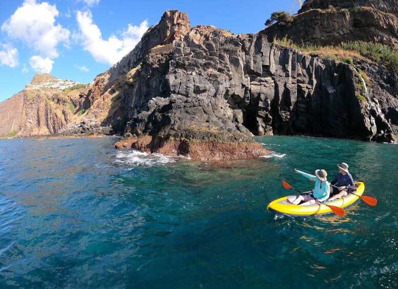 Câmara de Lobos: Private Guided Kayaking Tour in Madeira