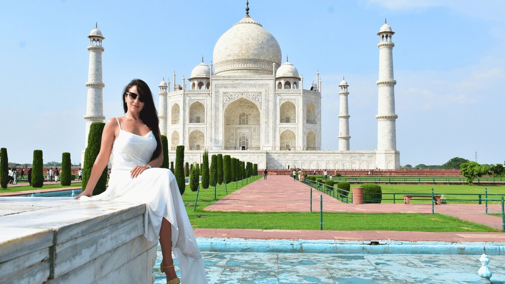 From Delhi: Sunset Taj Mahal & Agra Tour with Transfer