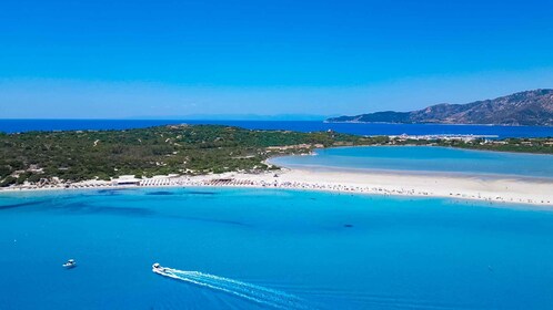 Recorrido por la playa de Porto Giunco y Cala Sinzias desde Cagliari