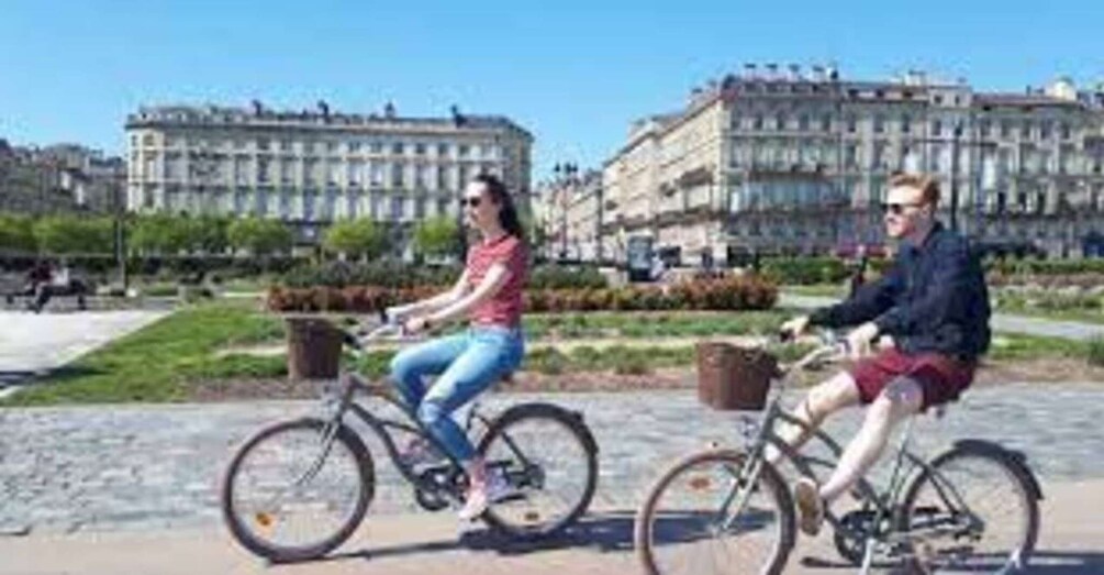 Picture 4 for Activity The Best of Paris by Bike with a Local