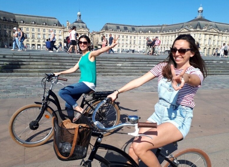 Picture 2 for Activity The Best of Paris by Bike with a Local