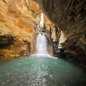 Curubande: Private La Leona Wasserfall Abenteuerwanderung