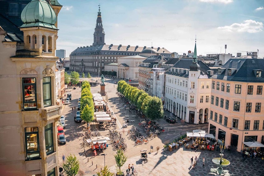 Copenhagen: Guided Walking Tour in French with a small group