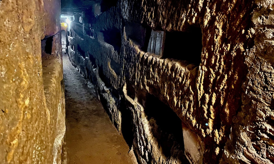 Roman Catacombs: Small-group or Semi Private Guided Tour with Transfer