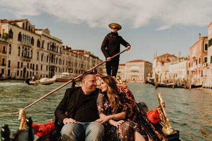 Venezia: Privat gondoltur med profesjonell fotograf