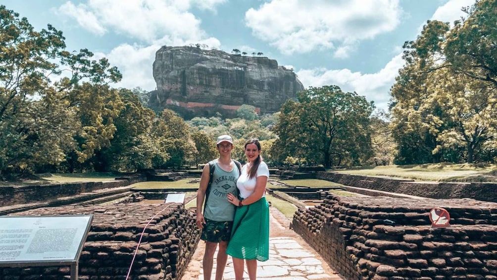 From Colombo: Sigiriya Dambulla & Minneriya park Day Trips