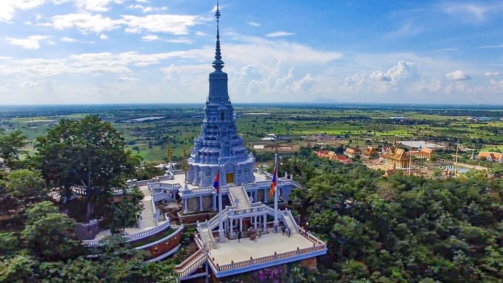 Phnom Penh: Phnom Oudong & Koh Chen Village - Lunch include