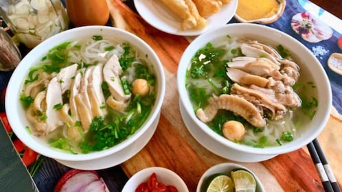 Ha Noi Street food Tour med Train street