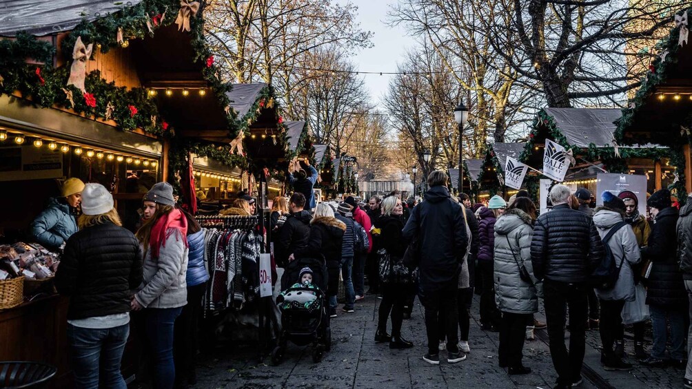 Picture 2 for Activity Oslo: City Highlights Christmas Walking Tour