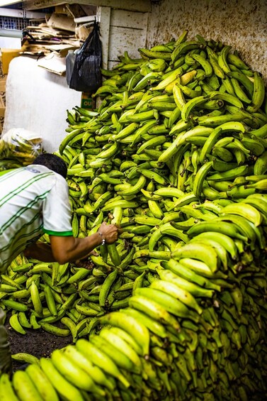 Picture 9 for Activity Medellín: Exotic fruits and explore the local markets