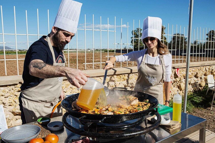 Picture 1 for Activity Valencia: Paella Full Experience Workshop at Villa Indiano