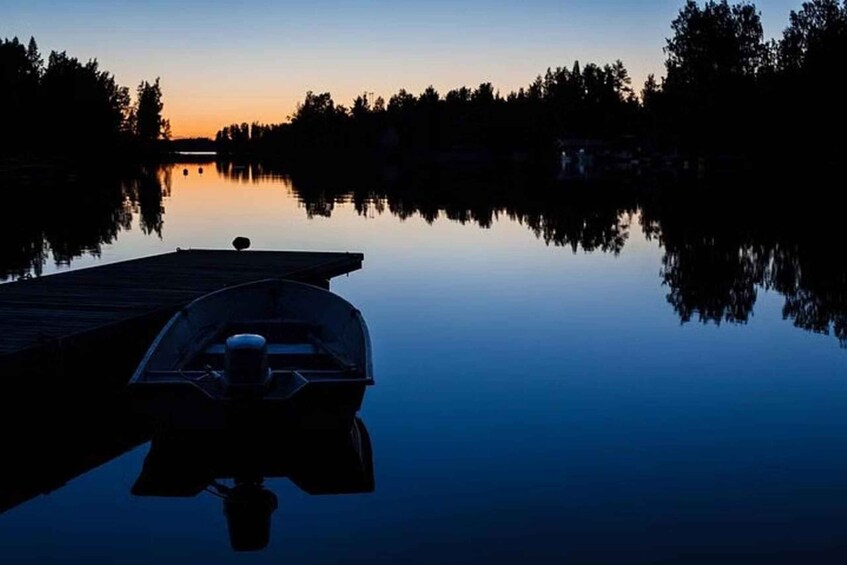 Picture 2 for Activity Midnight Sun Hike to the Shores of Lake Inari