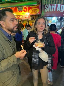 La mejor excursión nocturna de 3 horas por la comida callejera y los bazare...