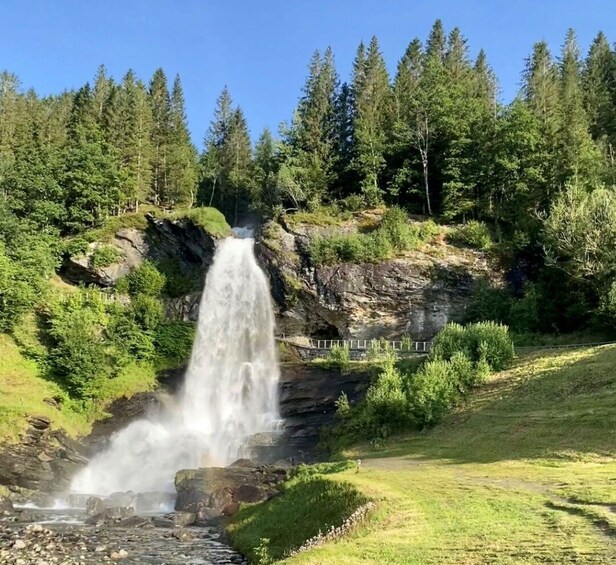 From Bergen: Trolltunga and Waterfalls Helicopter Tour