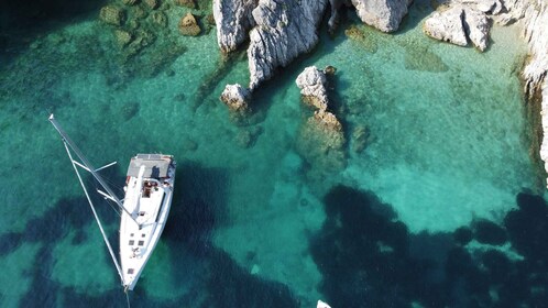 Gouvia: Corfu Island Sailing Trip with Snack and Soft Drinks