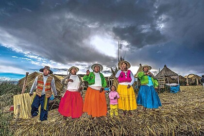 Kokopäivän vierailu Urosin saarelle - Taquile