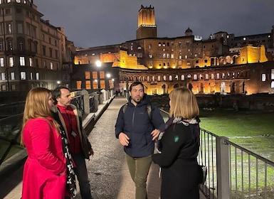 Rome: City Highlights Small Group Walking Tour by Night