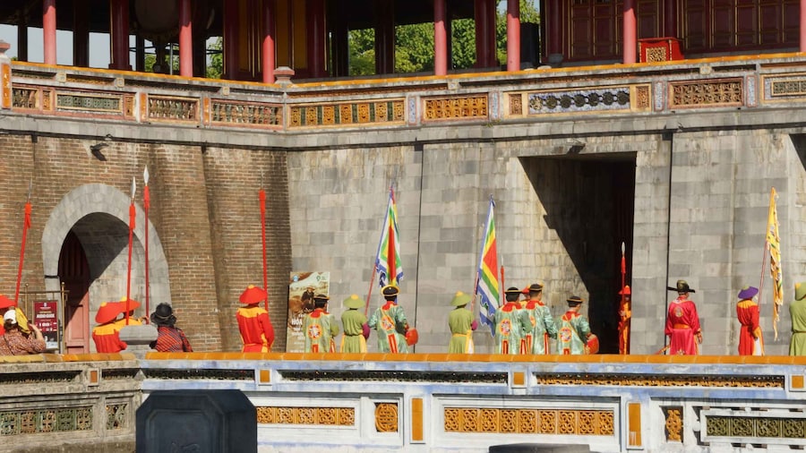 Hue: City Highlights Tour with Entry Tickets and Lunch