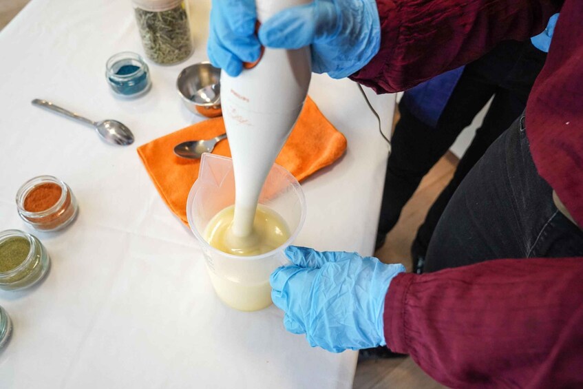 Picture 6 for Activity Paris: make your own soap in a french workshop