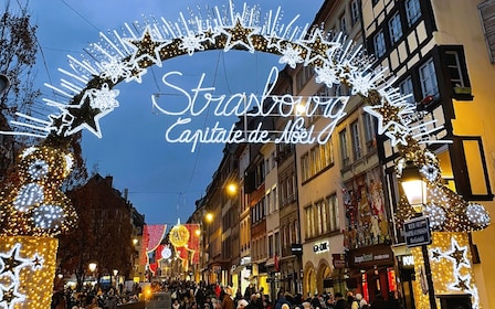 Strasbourg: Christmas Markets Walking Tour with Mulled Wine