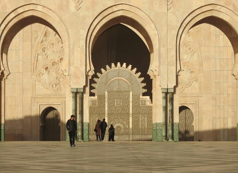 Picture 1 for Activity Casablanca Guided Sightseeing Shared Tour with Van and guide