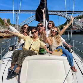 Porto: Exclusive Charming Sailboat Cruise