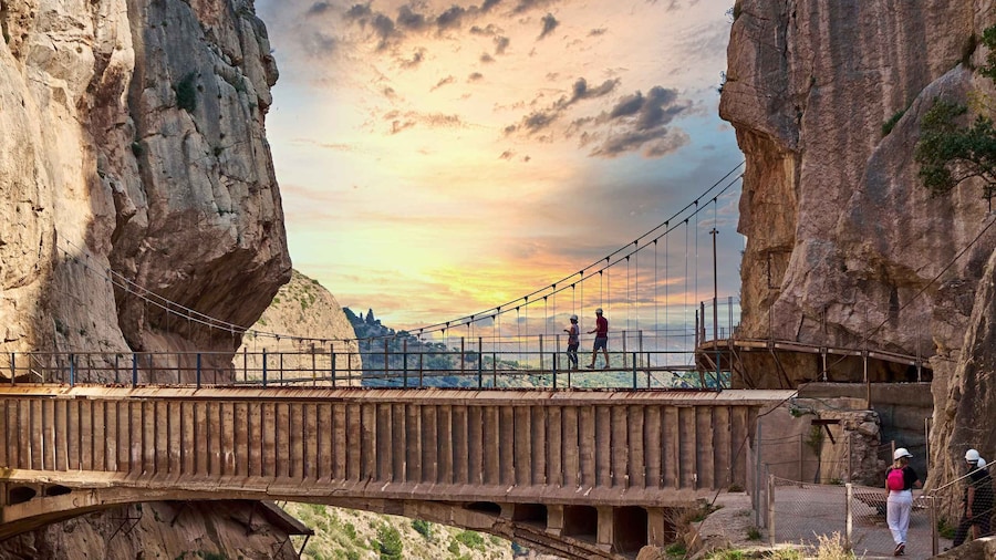 From Fuengirola: Caminito del Rey Guided Day Trip