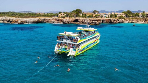 Dari Cala Millor: Perjalanan Perahu Bawah Laut Pantai Timur