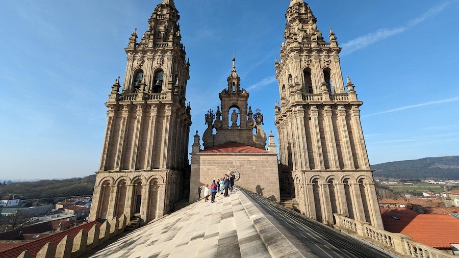 Santiago de Compostela: Cathedral & Carraca Tower Roofs Tour