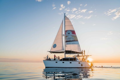 Broome: Catamaran Sunset Cruise with Canapes