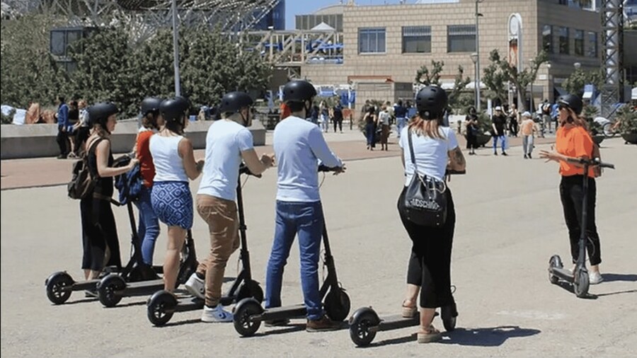 Electric Scooter Tour: Old Town Tour - 1,5-Hour of Magic!