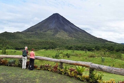 Fra San Jose: Arenal-vulkanen med Ecotermales varme kilder