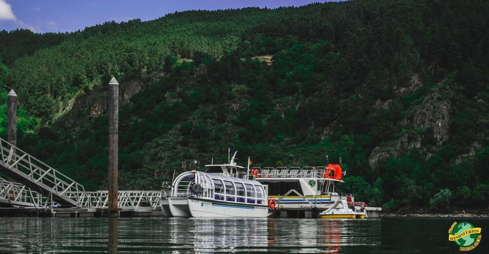 Picture 6 for Activity From Santiago: Ribeira Sacra Tour & Boat Trip