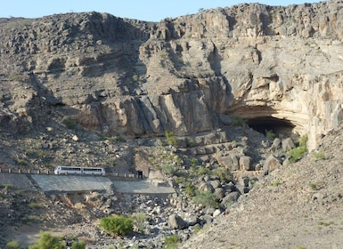 Explora la cueva de Al Hoota, Misfat Al Abriyeen y Bait Al Safa